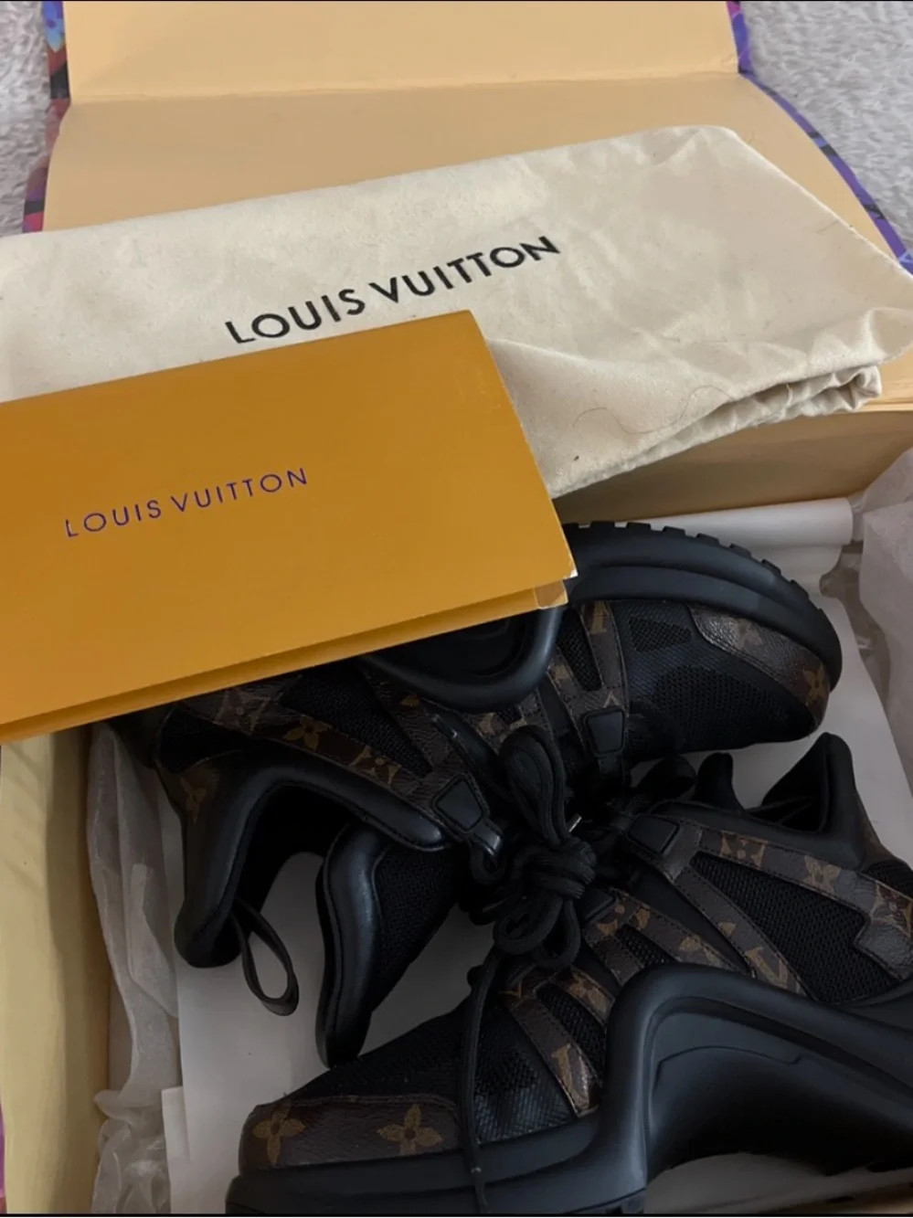 Louis Vuitton Women Sneaker Size 39